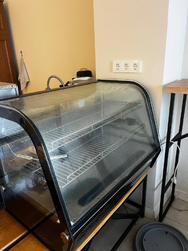 Продам холодильную витрину, отличное состояние, 2500 лари — фото 1