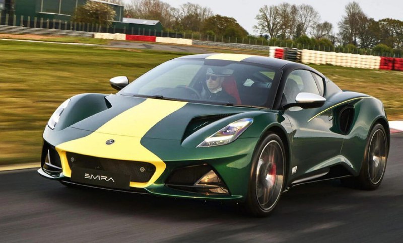Lotus Emira получил спецверсию в честь легендарного триумфа 1965 года