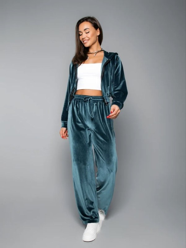 Продам изысканный женский велюровый брючный костюм изумрудного цвета, — фото 1