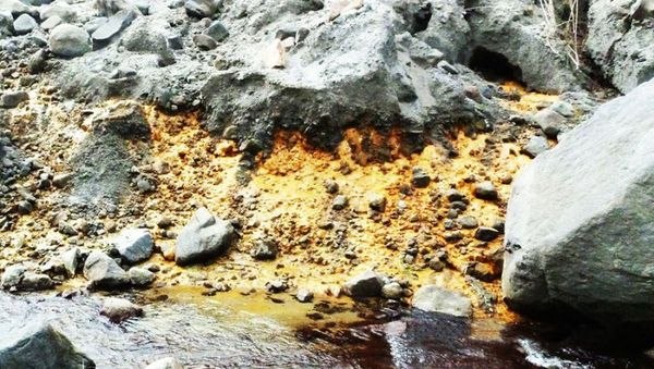 آخرین خبر آذربایجان شرقی: انهدام ۵ کارگاه غیرمجاز استحصال طلا در ورزقان و تبریز با ۱۲.۵ تن سنگ طلا🔹فرمانده انتظامی شهرستان ورزقان: در پی اقدامات ا