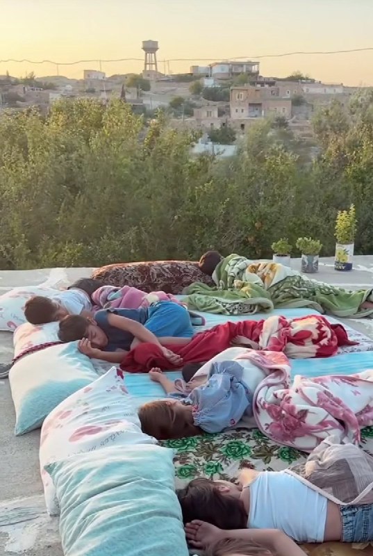 فولادشهریا: ما آخرین نسلی هستیم که میدونیم دنیای قبل از اینترنت چه حس و حالی داشت...👌فولادشهریا🔻🔻https://t.me/fooladshahri1