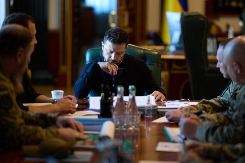 Важливі військові питання сьогодні вирішили, обговорили кадрові пропозиції та ситуацію на фронті