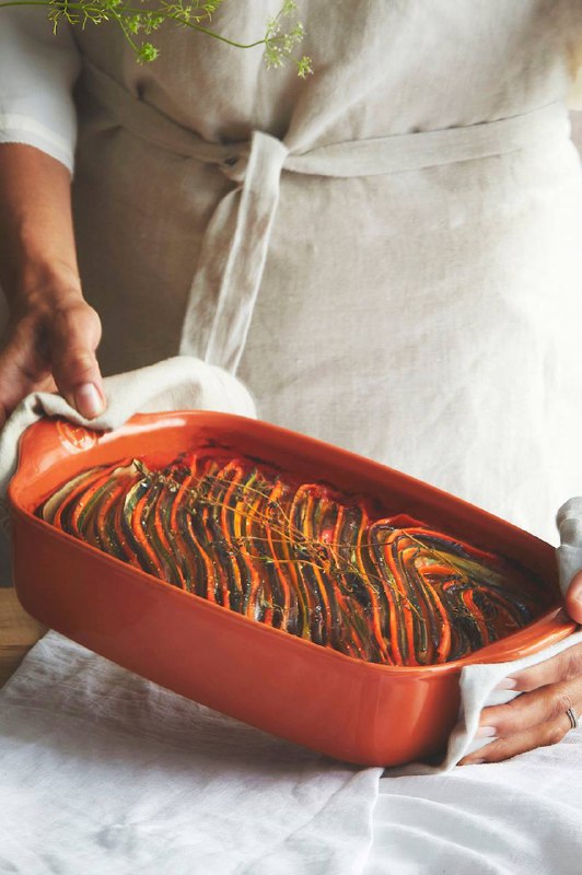 Форма для запекания Emile Henry это простой и приятный подарок для каждого, кто любит готовить. Гладкие линии, изящные формы, яркие и классические ... - изображение 1 - формы, форма, запекания