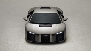 Audi показала свой первый суперкар со времён R8Nuvolari стала самой мощной и быстрой серийной моделью Audi в истории. Совокупная мощность составляет 1001 л.с., а на разгон до 100 км/ч уходит 2,6 секунды.Это первый суперкар Audi с гибридной силовой установк