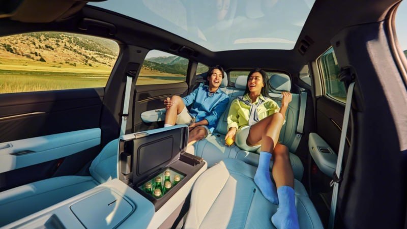 Volkswagen выпустил 5-метровый электрокроссовер 4