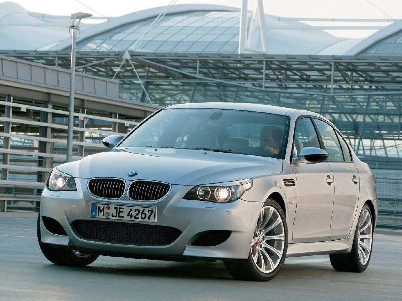 BMW M5 (E60) | С применением гоночных технологий Двигатель: 5.0 V10 S85B50Мощнос