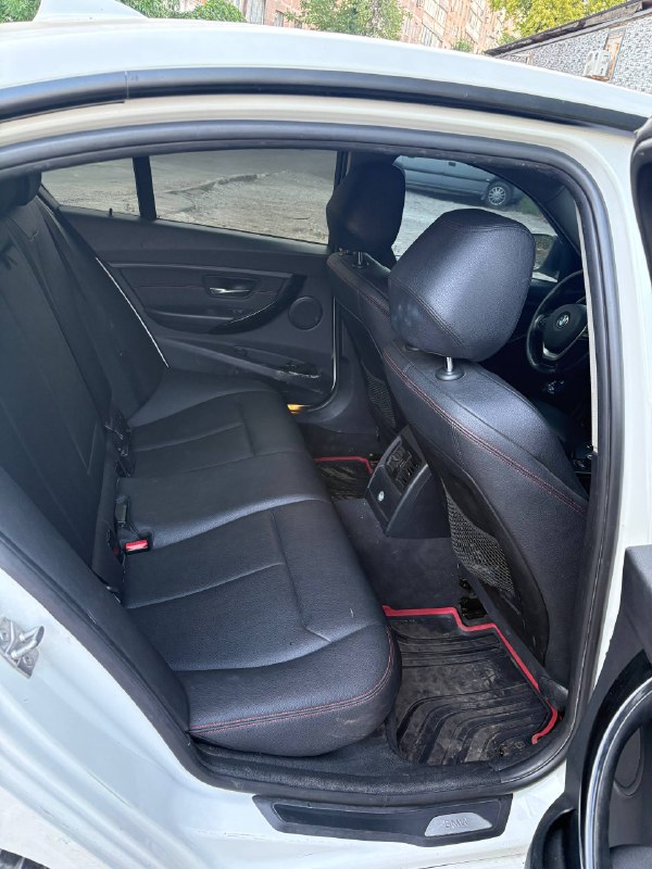 Продам bmw f30 xdrive 2013 года.
Двигатель n20b20 2.0 литра, бензин, турбо.
Пробег 240000 километров.
Без дтп, вся в родной краске.
Коробка переключает плавно, не пинает.
Комплектация спорт, полный привод, спорт сиденья.
2-Х зонный климат контроль, подогрев руля.
3 Владельца.
Цена 1450000 рублей
Г. Донецк
По вопросам в лс: @rtresp - фотография - 8