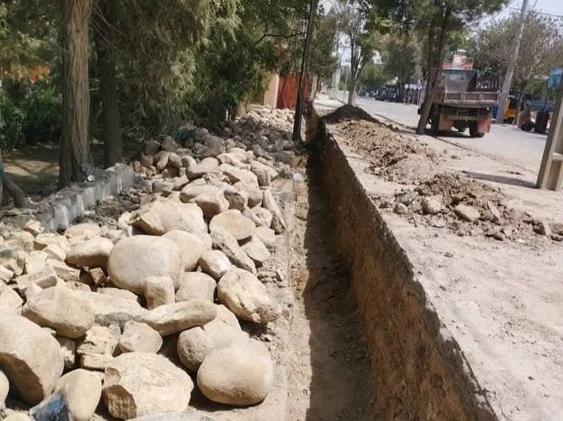 خبرگزاری صدای افغان (آوا): 🛑آغاز کار ساخت ۲۵۰ متر دیوار استنادی در ولسوالی مرغاب ولایت غور🔸مسئولان محلی در غور از آغاز کار ساخت یک دیوار استنادی به