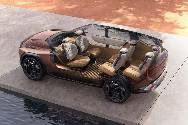 Mitsubishi Elevance — кроссовер будущего с четырьмя моторами 5