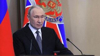 ⚡️Минобороны предложило позволить Путину отправлять войска за рубеж для «защиты» россиян от ареста Минобороны подготовило законопроект, который позволит отправлять за рубеж российских военных для «защиты» россиян в случае их ареста или преследования по реш