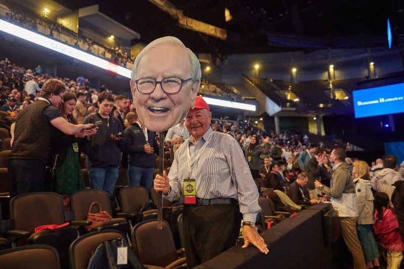Warren Buffett’s Favorite Valuation Indicator Flashes Buy Signal