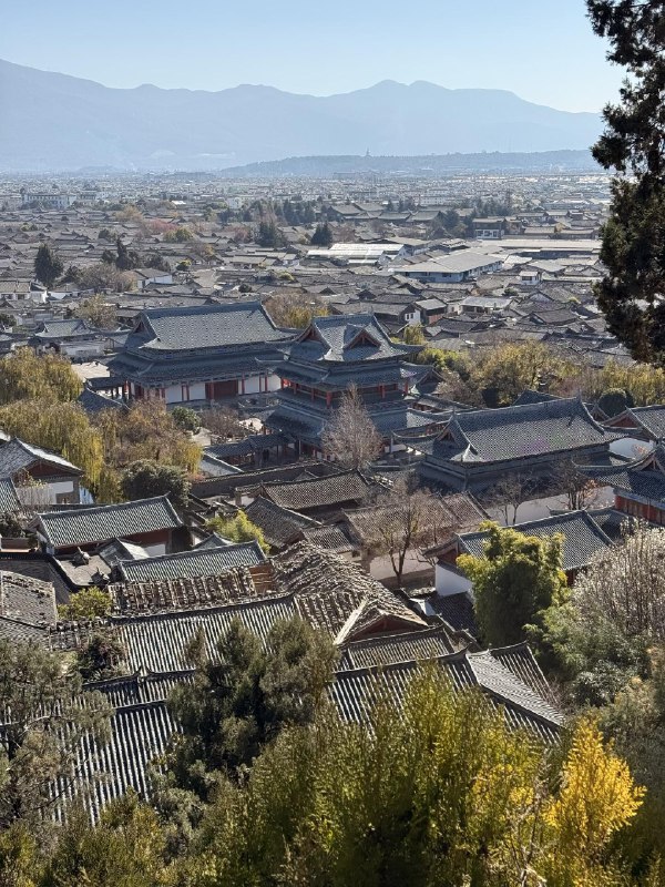 淡季的丽江有些过于美好了原来玉龙雪山距城区不过半小时车程原来全城的每一个角落都能看到雪山在空旷的中济海公园悠闲地散步在没有人的束河古镇听水草流水在文化深厚的木府里喝一杯滇红在酒店屋顶伴着日落吃一顿烧烤在清溪水库的冷风里看一场日出在忠义市场里吃到撑买到拿不动有雪山的地方容易让人思绪飘散不知AI是何物怪不得赵雷说再也不要去丽江了淡季的丽江有些过于美好了原来玉龙雪山距城区不过半小时车程原来全城的每一个角落都能看到雪山在空旷的中济海公园悠闲地散步在没有人的束河古镇听水草流水在文化深厚的木府里喝一杯滇红在酒店屋顶伴着日落吃一顿烧烤在清溪水库的冷风里看一场日出在忠义市场里吃到撑买到拿不动有雪山的地方容易让人思绪飘散不知AI是何物怪不得赵雷说再也不要去丽江了