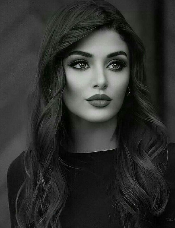 😍🌹♥️ عاشقانه.😍🌹❤️: دیدنــ با نگاہ ڪردنــ خیلے فرقــ دارہ منــ همہ رو میبینمــ اما فقطــ بہ تــو نگاہ میڪنمــ