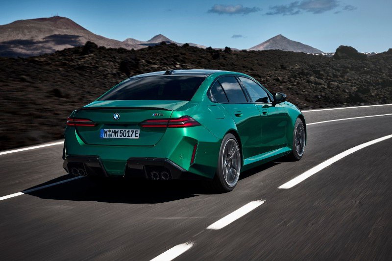 BMW рассекретил седан M5 нового поколения 2
