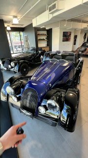 Morgan Plus Four 2025Современный британский спортивный родстер: выглядит как рет