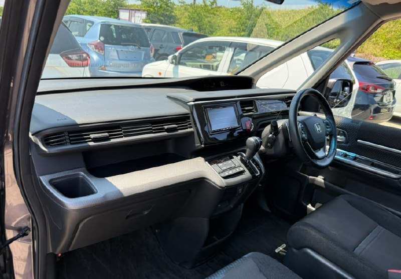 Honda Stepwgn 2017 фото 4