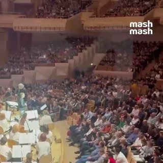 Магнитная буря бьёт по головам — мужчинские махаются под классику в Московском международном Доме музыки. Суббота удалась.❗ Не грузятся фото и видео? Читайте нас в MAX.