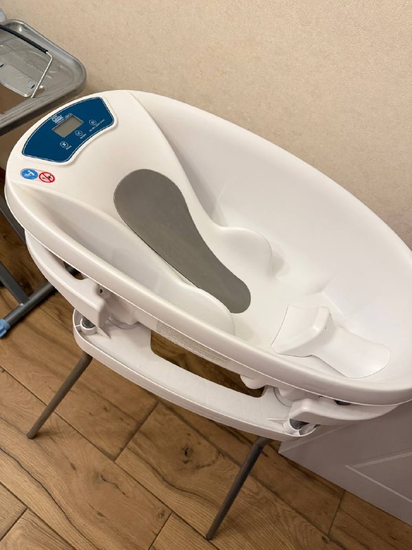 Продаётся детская ванночка AquaScale Baby Patent