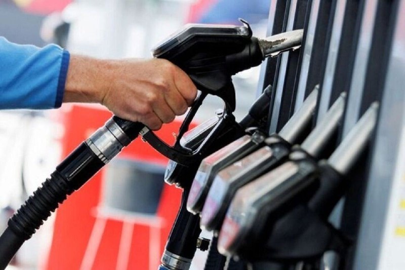 همدان پيام: ⛽️تکلیف بنزین تا ۱۵ روز آینده روشن می‌شود؛ ۳۰ لیتر بنزین به هر ایرانی تعلق می‌گیرد🔹سقاب اصفهانی، معاون رئیس‌جمهور و رئیس