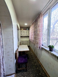 3.xona uy sotiladi evro remont ayrim jixozla qoladi podvoli bor agarot
