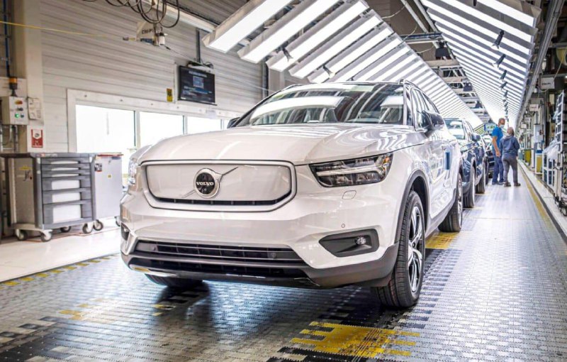 Volvo сокращает расходы на $1,87 млрд из-за снижения спроса и торговых трудностей