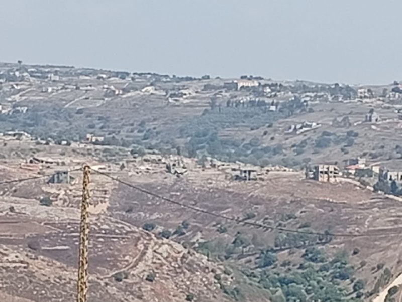 🚨עיסוק. הוא לא עושה בכוונה דחפור בתים בעיירה החולה
