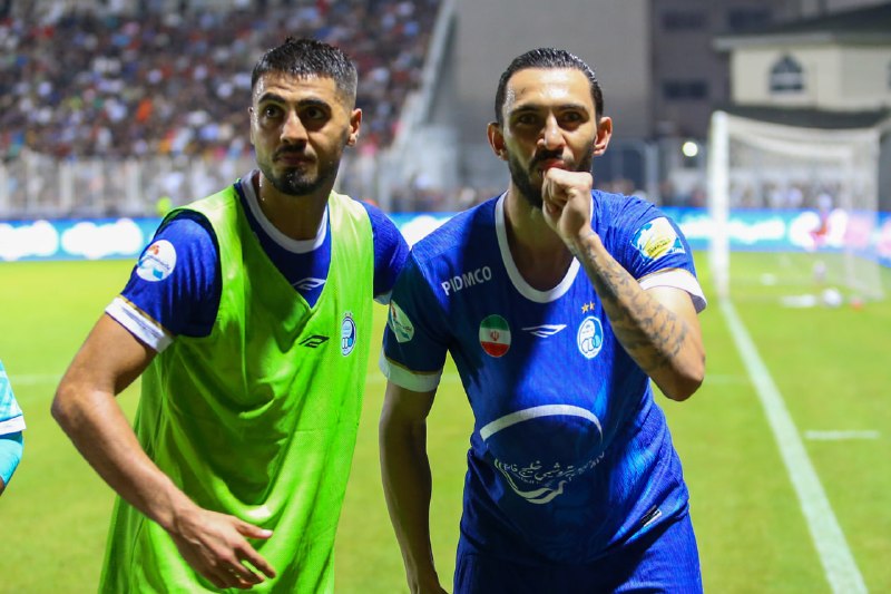 کانال هواداران استقلال(تاج): محمدرضا آزادی هم انگار داره بابا میشه💙@Esteghlal_ss ▏🌟🌟