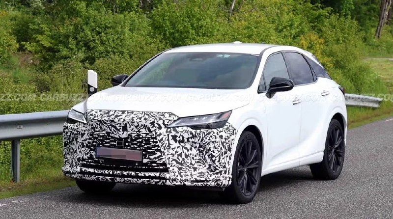 Lexus RX готовят к обновлению с новым салоном