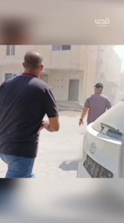 הרגעים הראשונים לאחר הפצצת הכיבוש של חנות תרופות בתוך מתחם בית החולים נפגעי אל-אקצא בעיר דיר אל-בלח, מרכז ר…