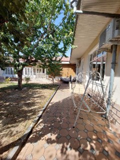 5-room apartment, 5500 m² for sale