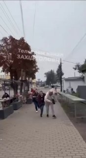 רחפן שאהד רוסי תקף את מרכז העיר זביאהל באזור ז'יטומיר באוקראינה, על פי הדיווחים ליד תחנת דלק.