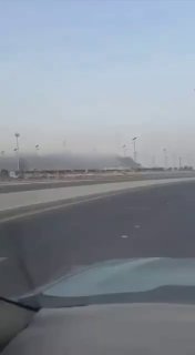 שריפה מאסיבית פרצה בבסיס חיל האוויר שייח עיסא בבחריין, שהיה נתון למכת טיל.