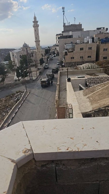 מקורות מקומיים: כוח צה"ל מסתער על היישוב בית כחיל מצפון לחברון.