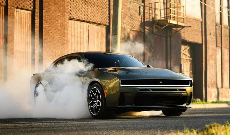 Dodge Charger получит двигатель V8 Hellcat

Dodge ...