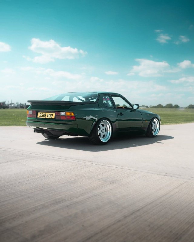 Porsche 944 4