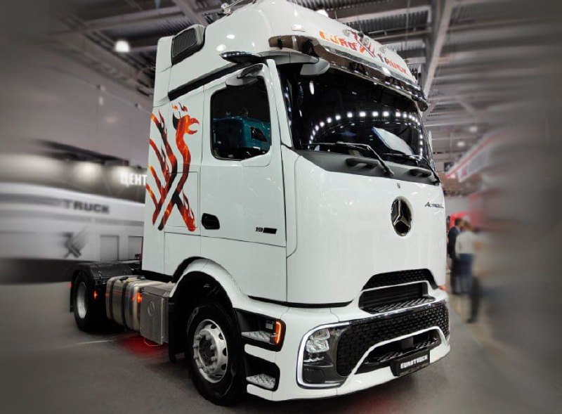 В Россию привезли новый Mercedes Actros L — вдвое дороже КамАЗа