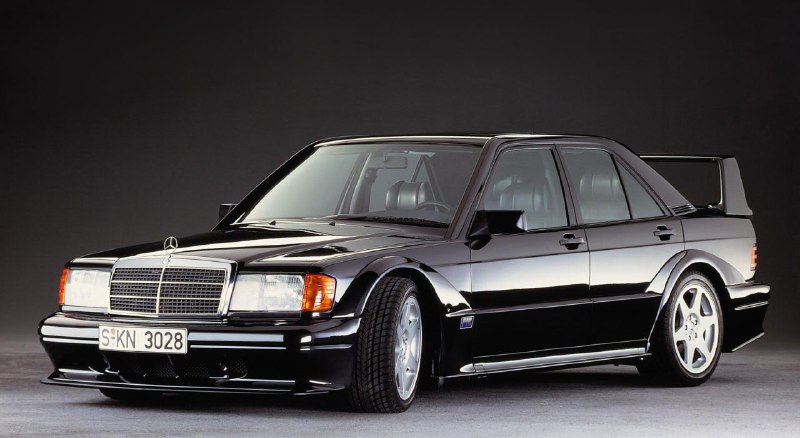 Раскрыта внешность рестомода Mercedes-Benz 190E Evolution II 2