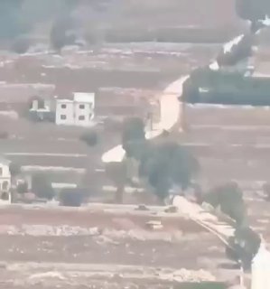 جنود الاحتلال يفخخون منازل بغالونات متفجرة في حولا
