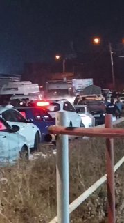 הרגע בו ירו כוחות ישראל פצצות גז מדמיע לעבר כלי רכב במחסום בית פוריק, מזרחית לשכם.