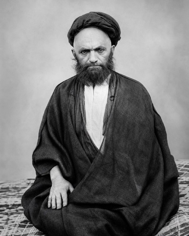 وارثون: 🔸به فرموده مرحوم آیت الله نجابت یکی از روشهای تربیتی آقای قاضی این بود که سخت میخواست دل افراد را به دست بیاورد، حالا نم