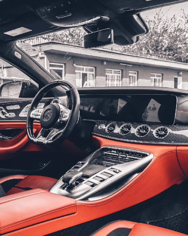 Mercedes-Benz AMG GT 63S 8