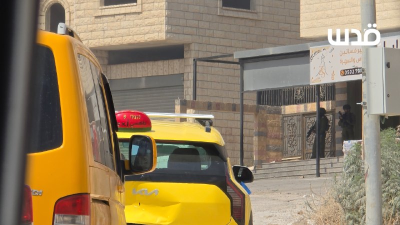 כוחות הכיבוש הקימו מחסום באזור אל-סיראפי, בדרך אל-בדאן, צפונית מזרחית לשכם.