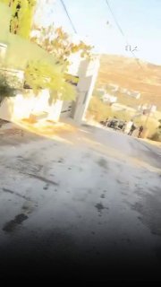 כוחות ישראל הסתערו על העיירה והחלו לאלץ את תושבי הבתים באזור המערבי של העיר להתפנות, לקראת הריסת שני בתים ה…