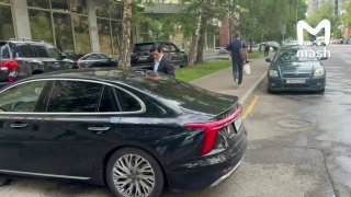 Лерчек приехала на заседание в Гагаринский суд Москвы, где могут заново начать рассматривать её уголовное дело.Ранее процесс приостановили из-за проблем со здоровьем у Чекалиной. После жалоб прокуратуры врачи повторно обследовали блогершу и подтвердили онк