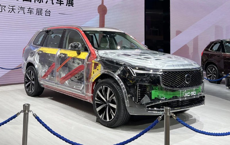 В Шанхае представили обновленный Volvo XC90 6