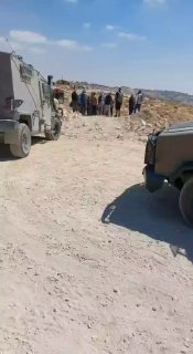 جيش الاحتلال يمنع نشطاء من الوصول لبؤرة استيطانية بأبو نجيم