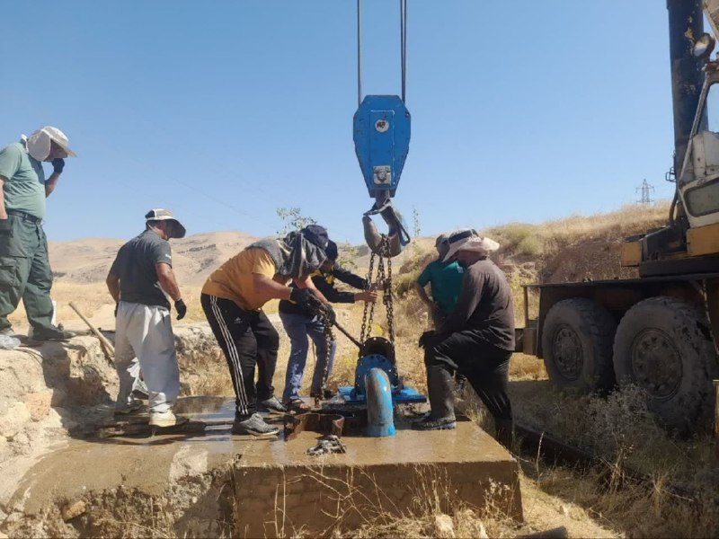 رومشکان: شروع عملیات تعویض الکتروموتور ۱۱۰ کیلووات، مجتمع آبرسانی جنگیر به عمق ۳۰۰ متر@roomeshkan_irشروع عملیات تعویض الکتروموتور