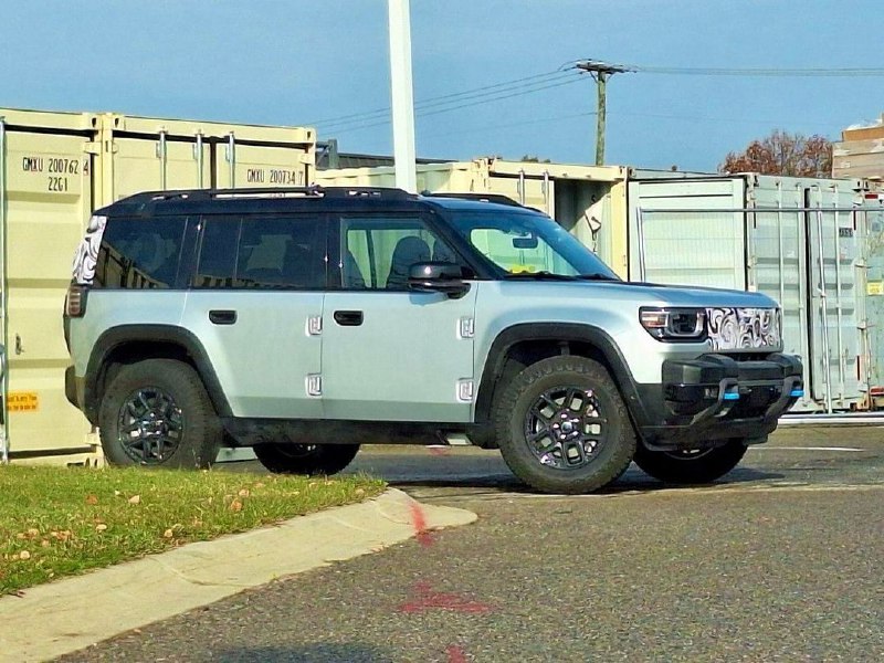 Первые фото серийного электровнедорожника Jeep Recon 4xe 4