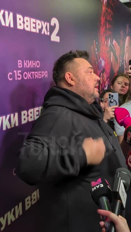 Сергей Жуков признался, что всю жизнь слышит шутки про свой вес, но теперь они е
