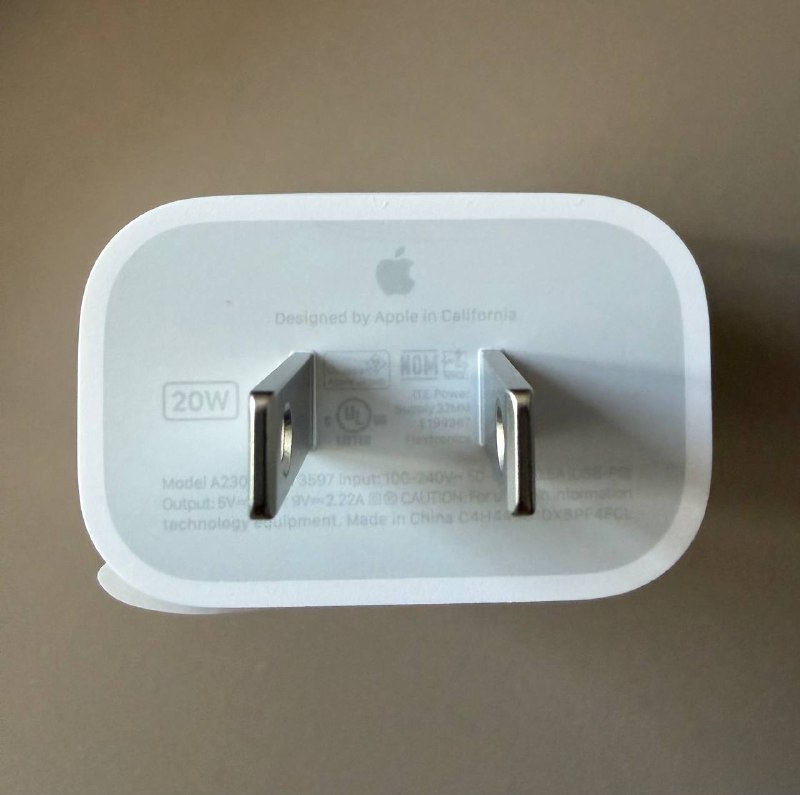 Зарядный блок Apple с американской вилке 20W — фото 1